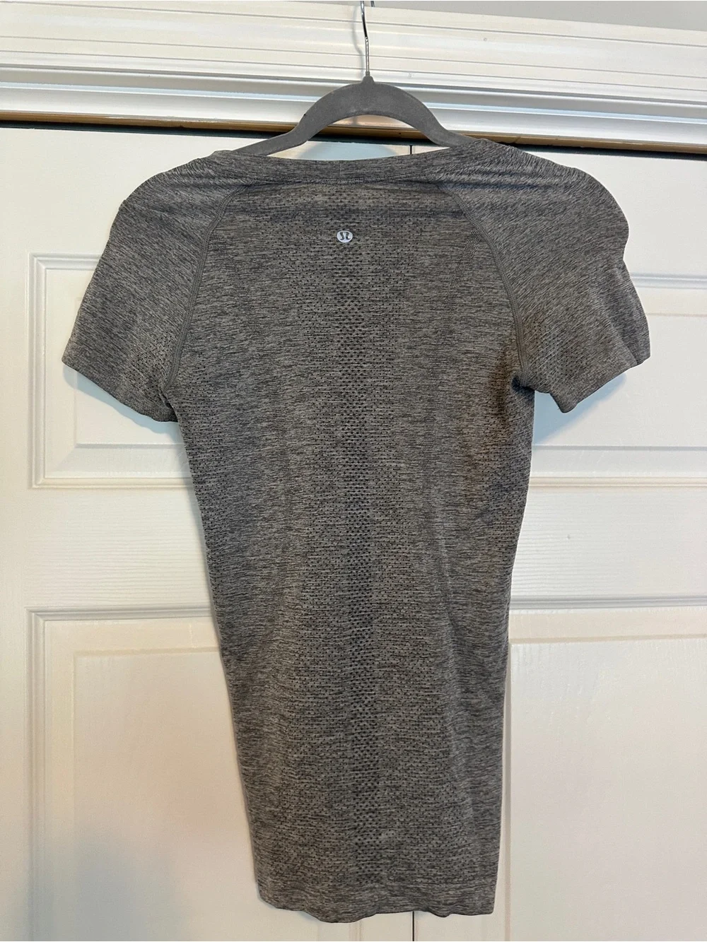 Lululemon Swiftly Tech Short Sleeve 2.0 Hip Length in Slate/White
